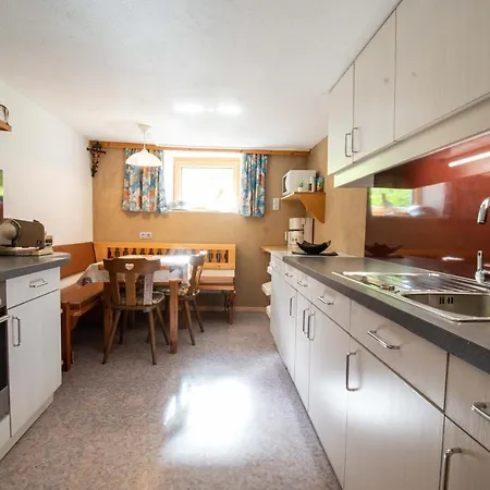 Ferienhaus Lenzi * Galtuer